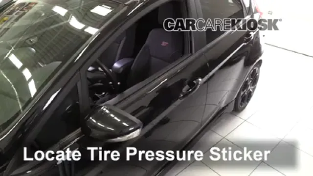 2016 Ford Fiesta ST 1.6L 4 Cyl. Turbo Neumáticos y ruedas Controlar presión de neumáticos